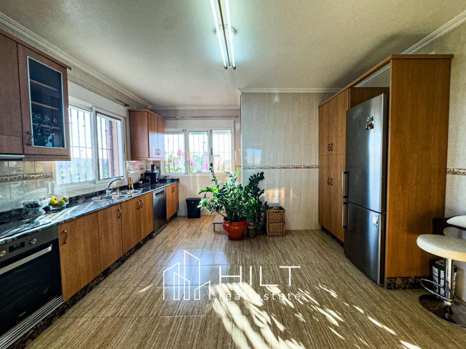 5 makuuhuone Huvila myytävänä paikassa Fortuna mukana uima-altaan 
autotalli - 314 999 € (Ref: 9378769)