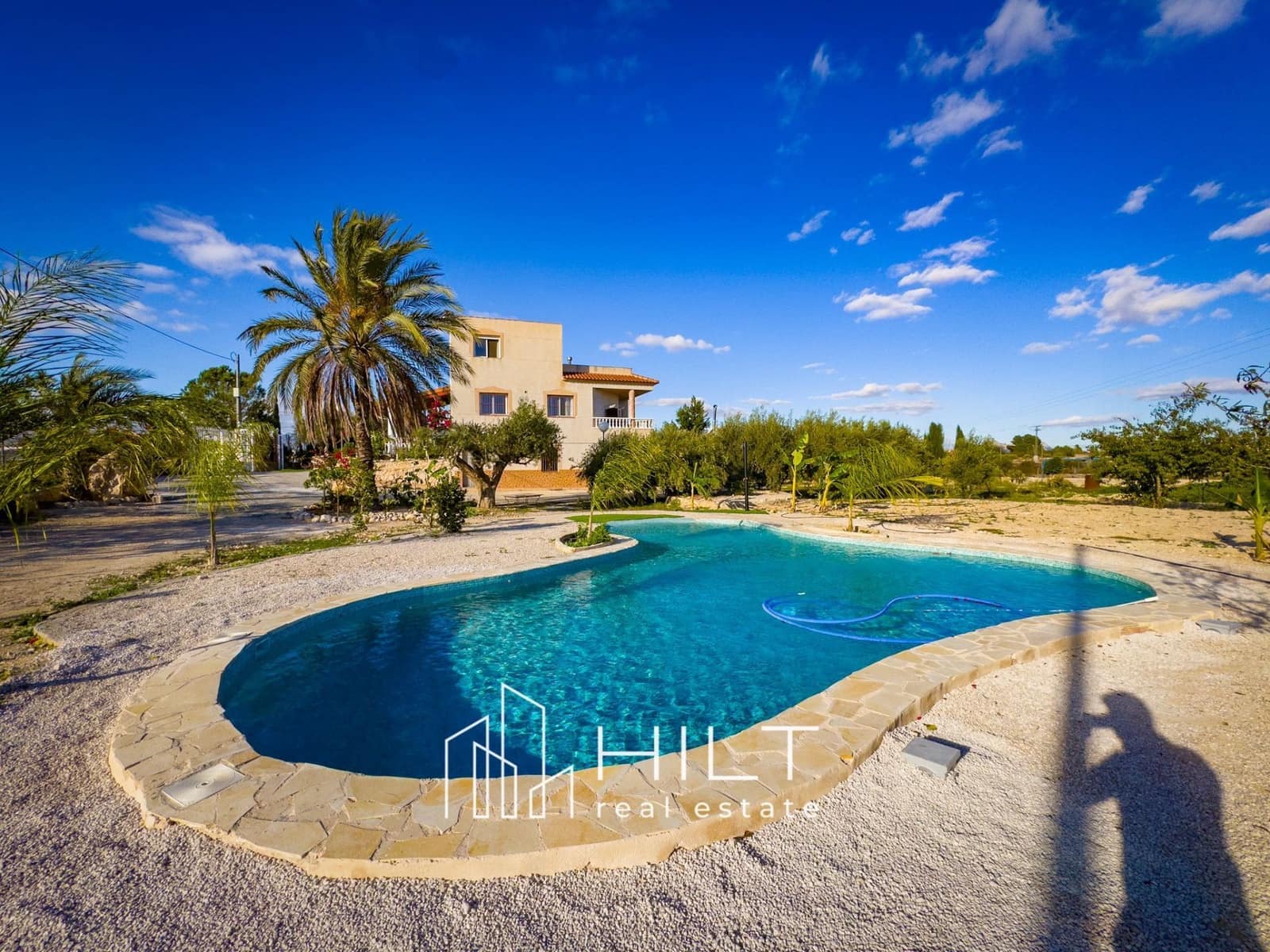 5 makuuhuone Huvila myytävänä paikassa Fortuna mukana uima-altaan 
autotalli - 314 999 € (Ref: 9378769)