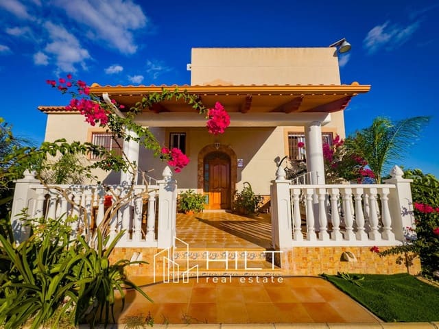 5 makuuhuone Huvila myytävänä paikassa Fortuna mukana uima-altaan 
autotalli - 314 999 € (Ref: 9378769)