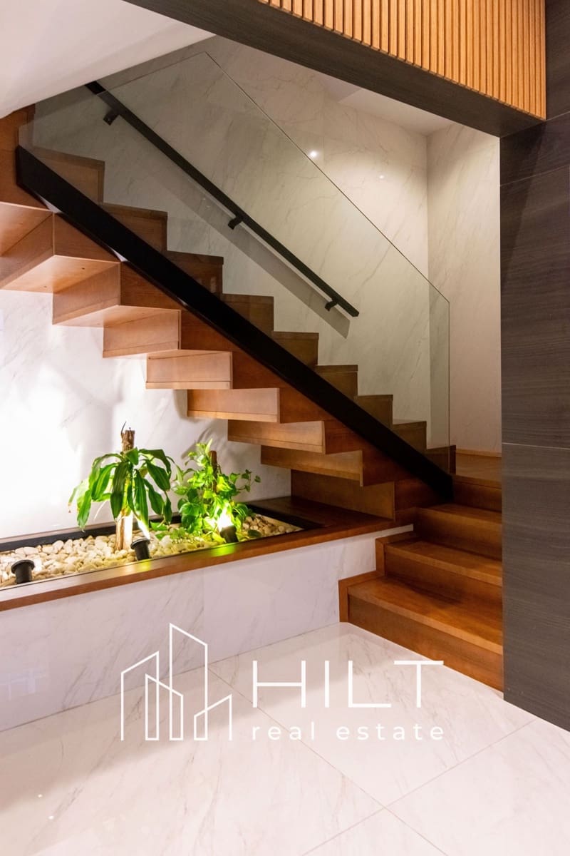 3 bedroom Villa for sale in Torrevieja with garage - € 599,999 (Ref: 9400446)