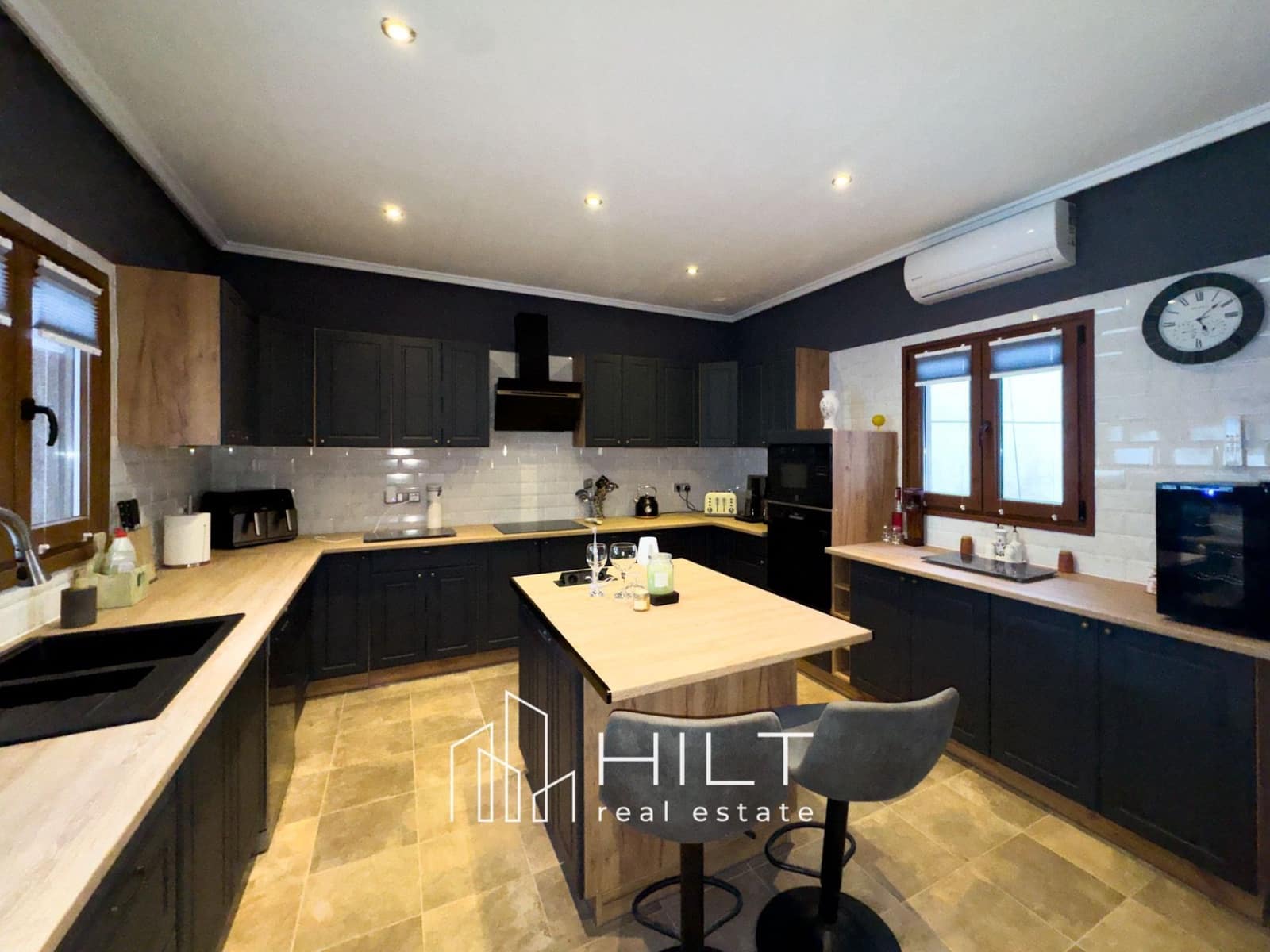 4 bedroom Villa for sale in Torremendo with pool garage - € 574,999 (Ref: 9410644)