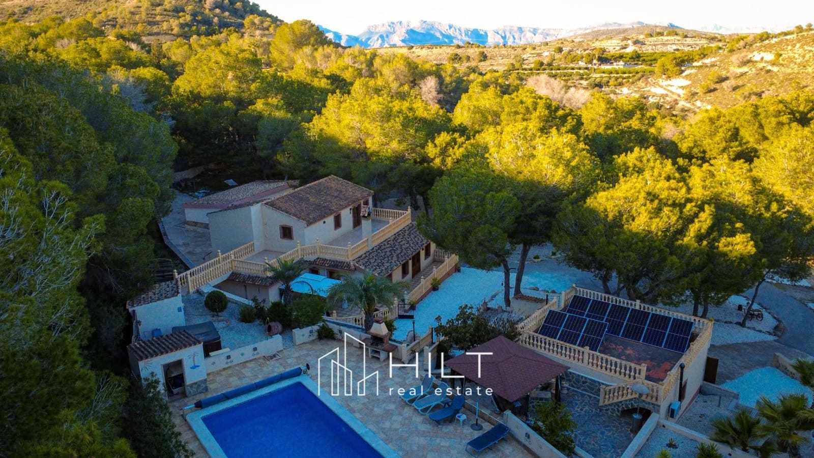 4 bedroom Villa for sale in Torremendo with pool garage - € 574,999 (Ref: 9410644)