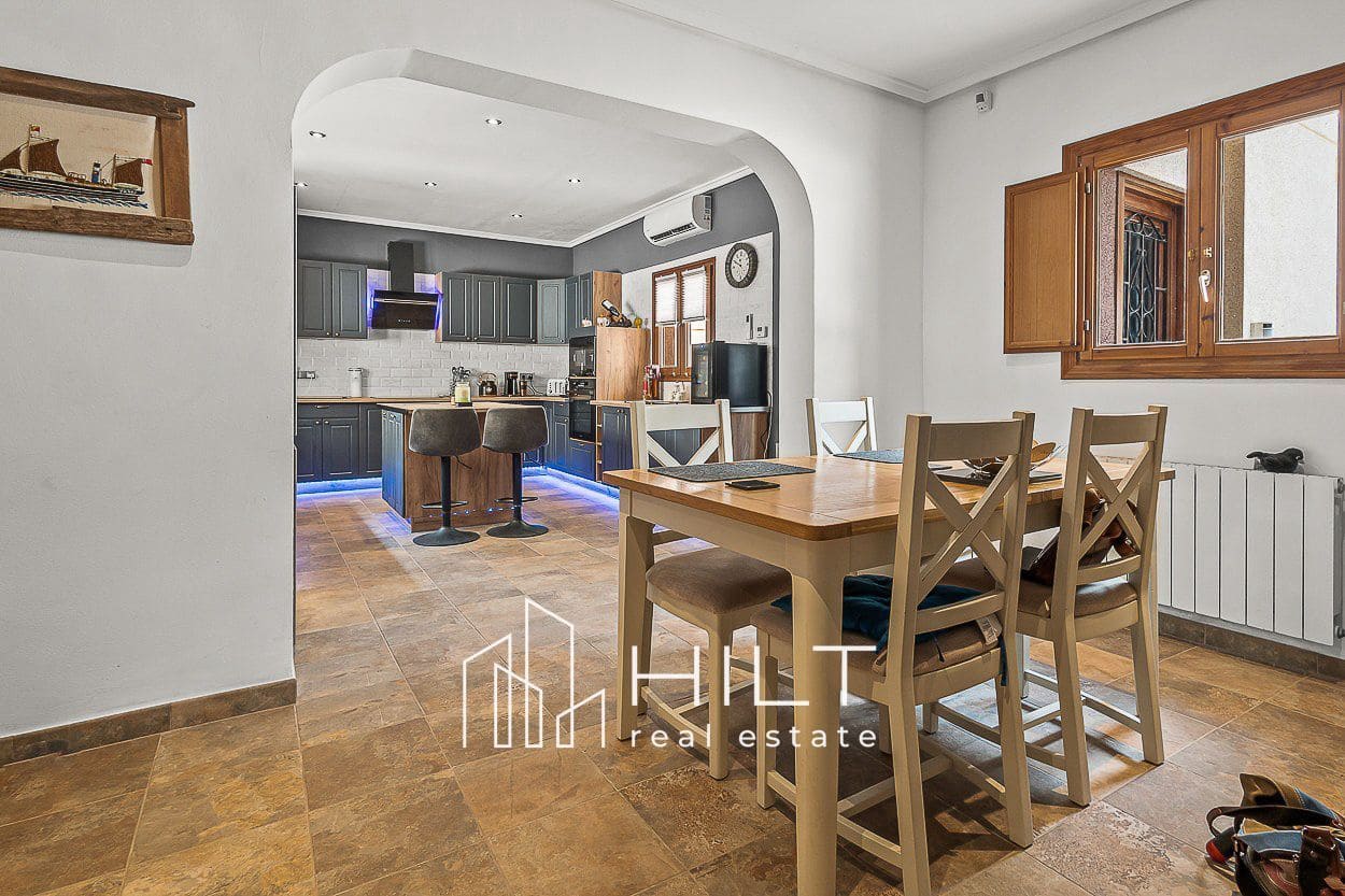 4 bedroom Villa for sale in Torremendo with pool garage - € 544,899 (Ref: 9410644)