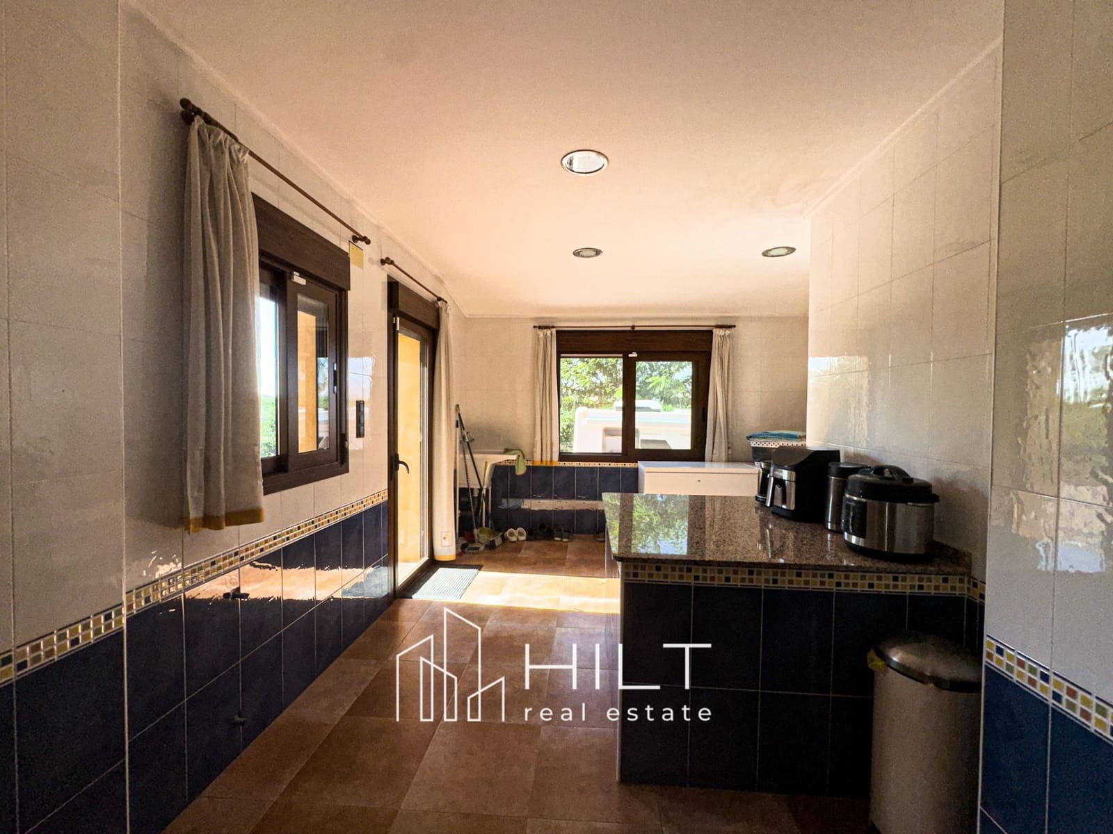 5 bedroom Villa for sale in Orihuela with pool garage - € 673,900 (Ref: 9410645)