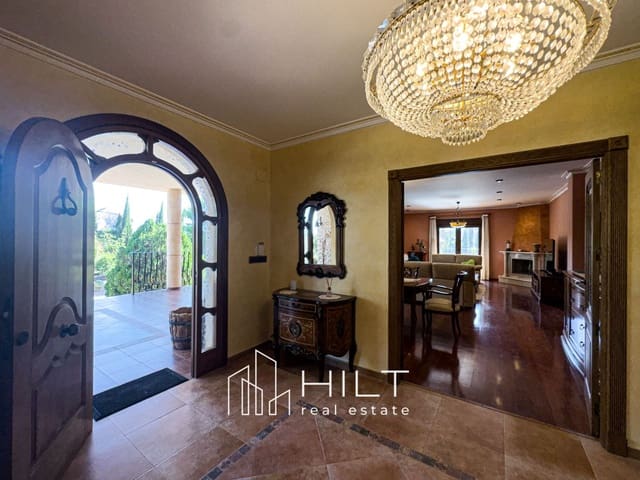 5 soverom Villa til salgs i Orihuela med svømmebasseng garasje - € 673 900 (Ref: 9410645)