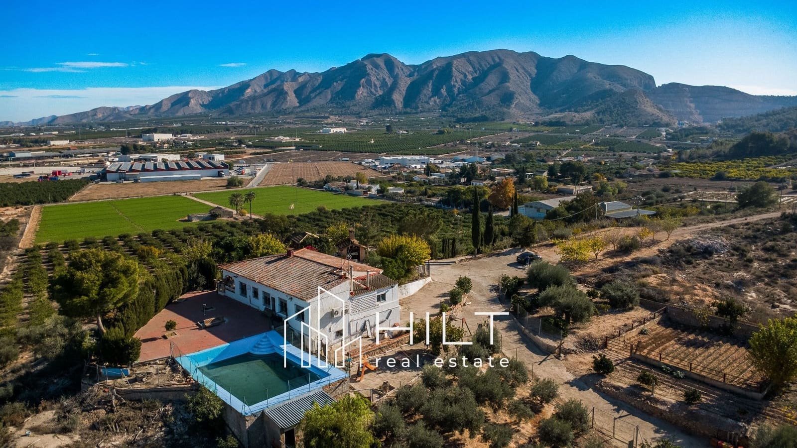 4 soveværelse Villa til salg i Fortuna med swimmingpool garage - € 369.999 (Ref: 9445867)