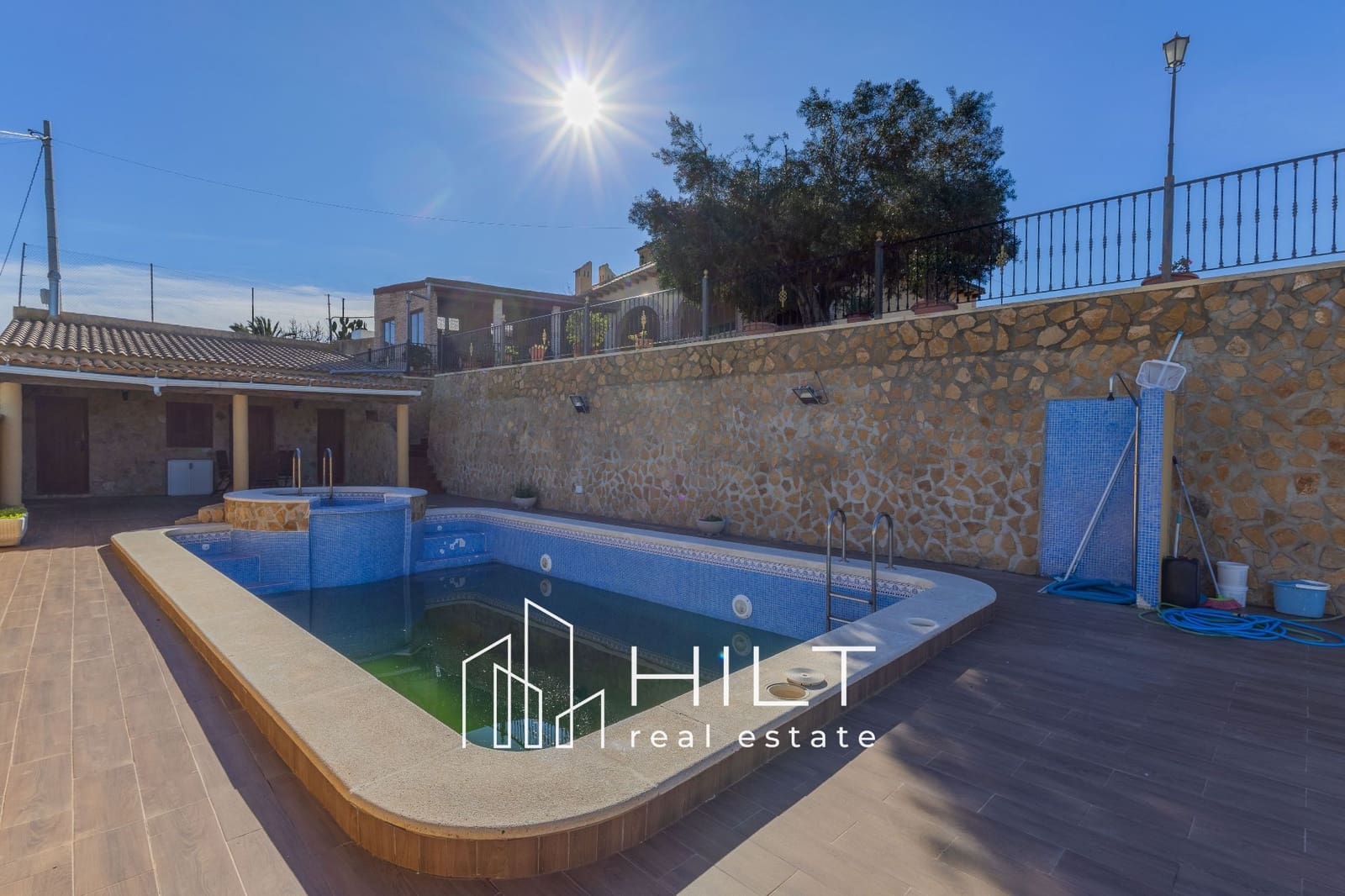 4 makuuhuone Huvila myytävänä paikassa Bigastro mukana uima-altaan 
autotalli - 454 899 € (Ref: 9518486)