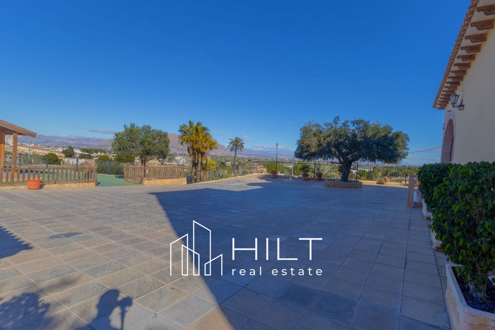 4 makuuhuone Huvila myytävänä paikassa Bigastro mukana uima-altaan 
autotalli - 454 899 € (Ref: 9518486)