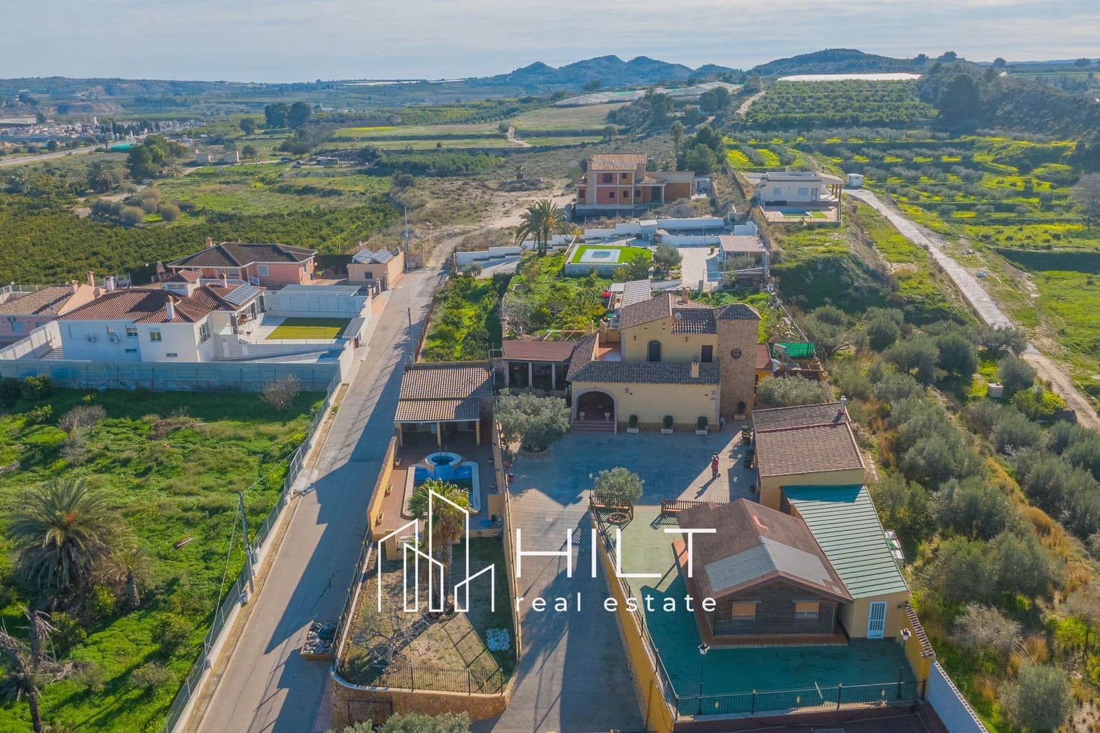 4 makuuhuone Huvila myytävänä paikassa Bigastro mukana uima-altaan 
autotalli - 454 899 € (Ref: 9518486)