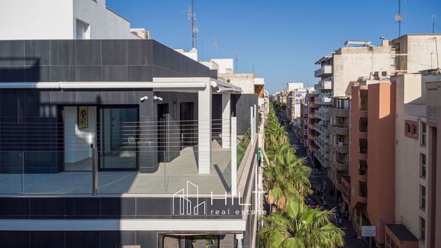 3 soveværelse Villa til salg i Torrevieja med garage - € 599.999 (Ref: 9526184)