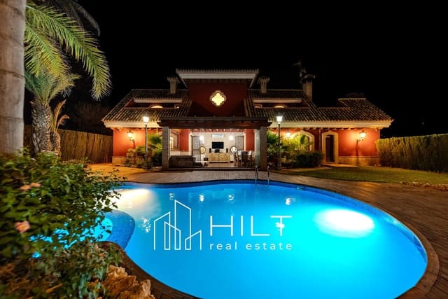 Chalet de 6 habitaciones en Orihuela Costa, Orihuela en venta con piscina garaje - 1.254.999 € (Ref: 9526185)