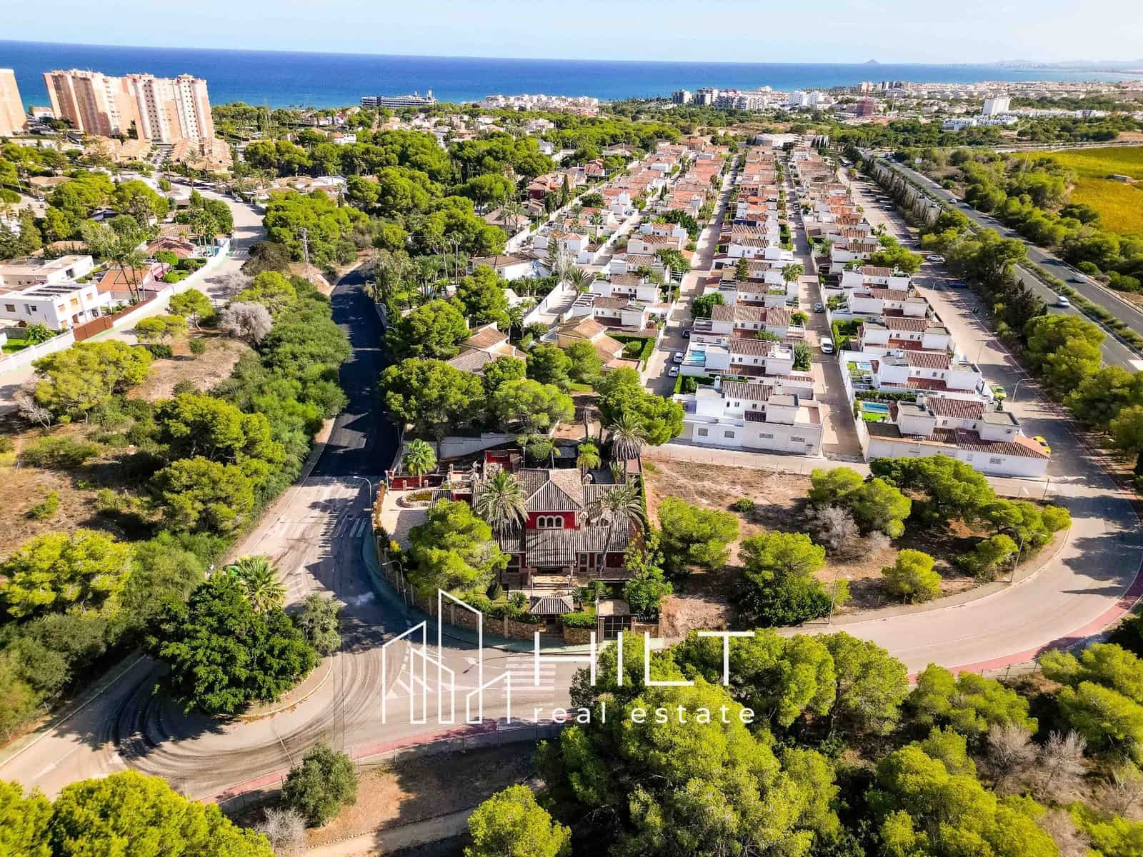 6 slaapkamer Villa te koop in Orihuela Costa met zwembad garage - € 1.254.999 (Ref: 9529499)