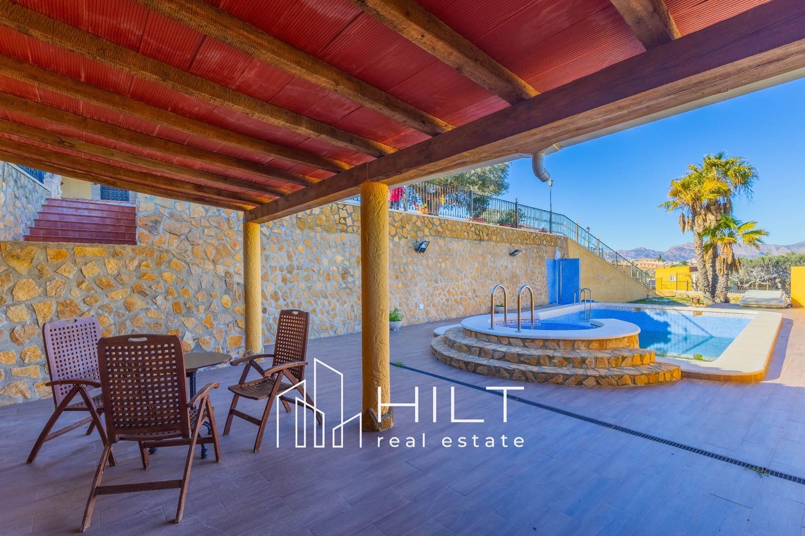 Chalet de 4 habitaciones en Orihuela en venta con piscina garaje - 454.899 € (Ref: 9570708)
