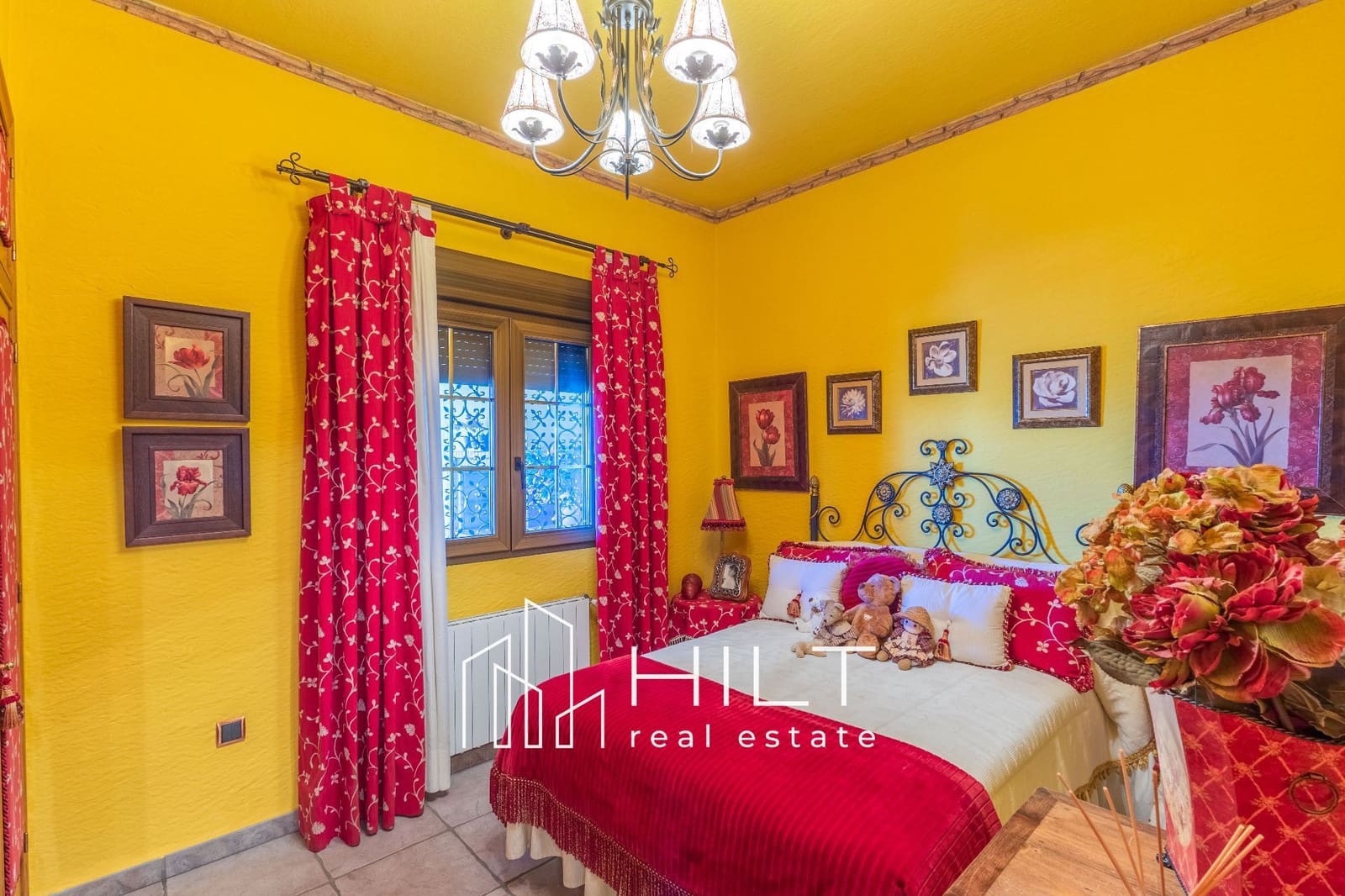 Chalet de 4 habitaciones en Orihuela en venta con piscina garaje - 454.899 € (Ref: 9570708)