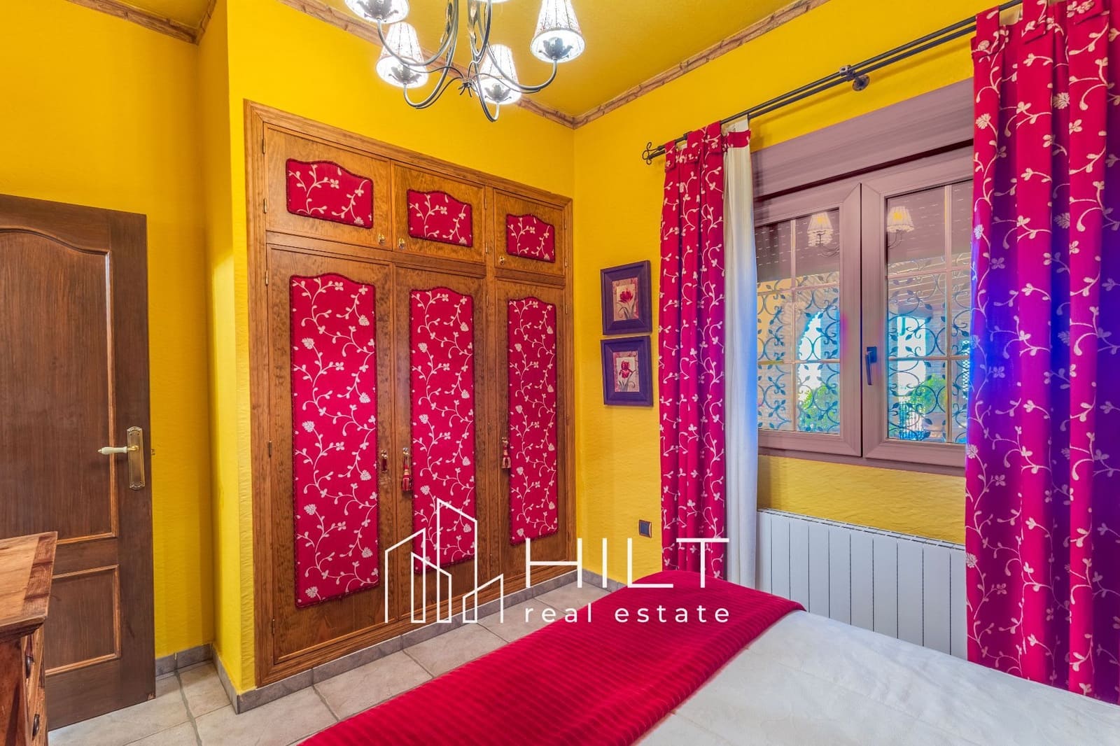 Chalet de 4 habitaciones en Orihuela en venta con piscina garaje - 454.899 € (Ref: 9570708)