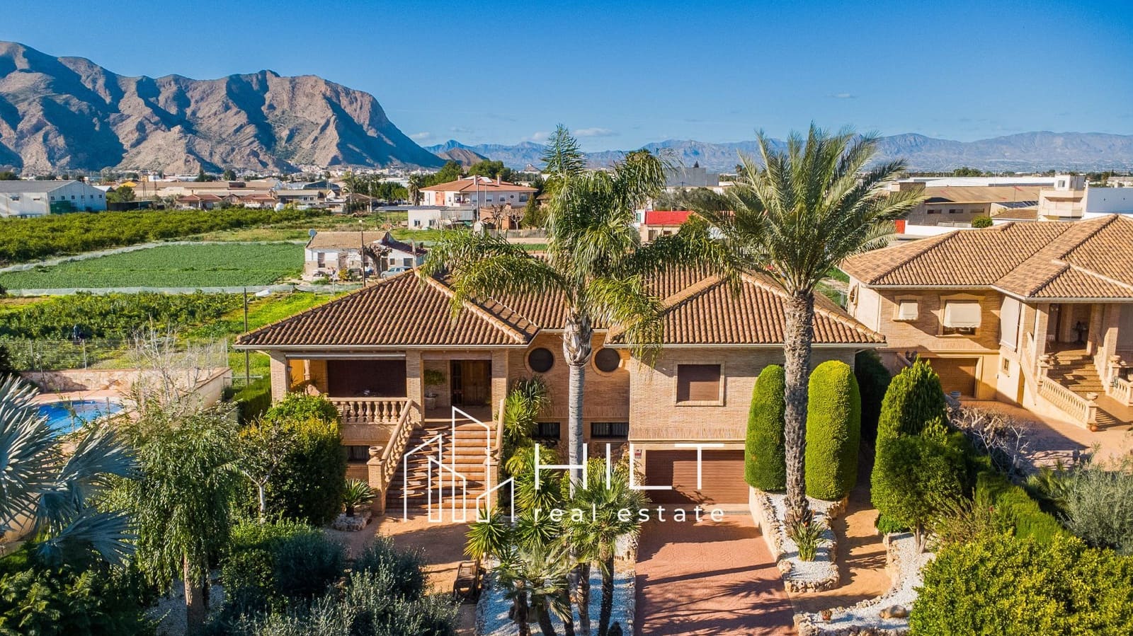 5 bedroom Villa for sale in Almoradi with pool garage - € 649,999 (Ref: 9618997)