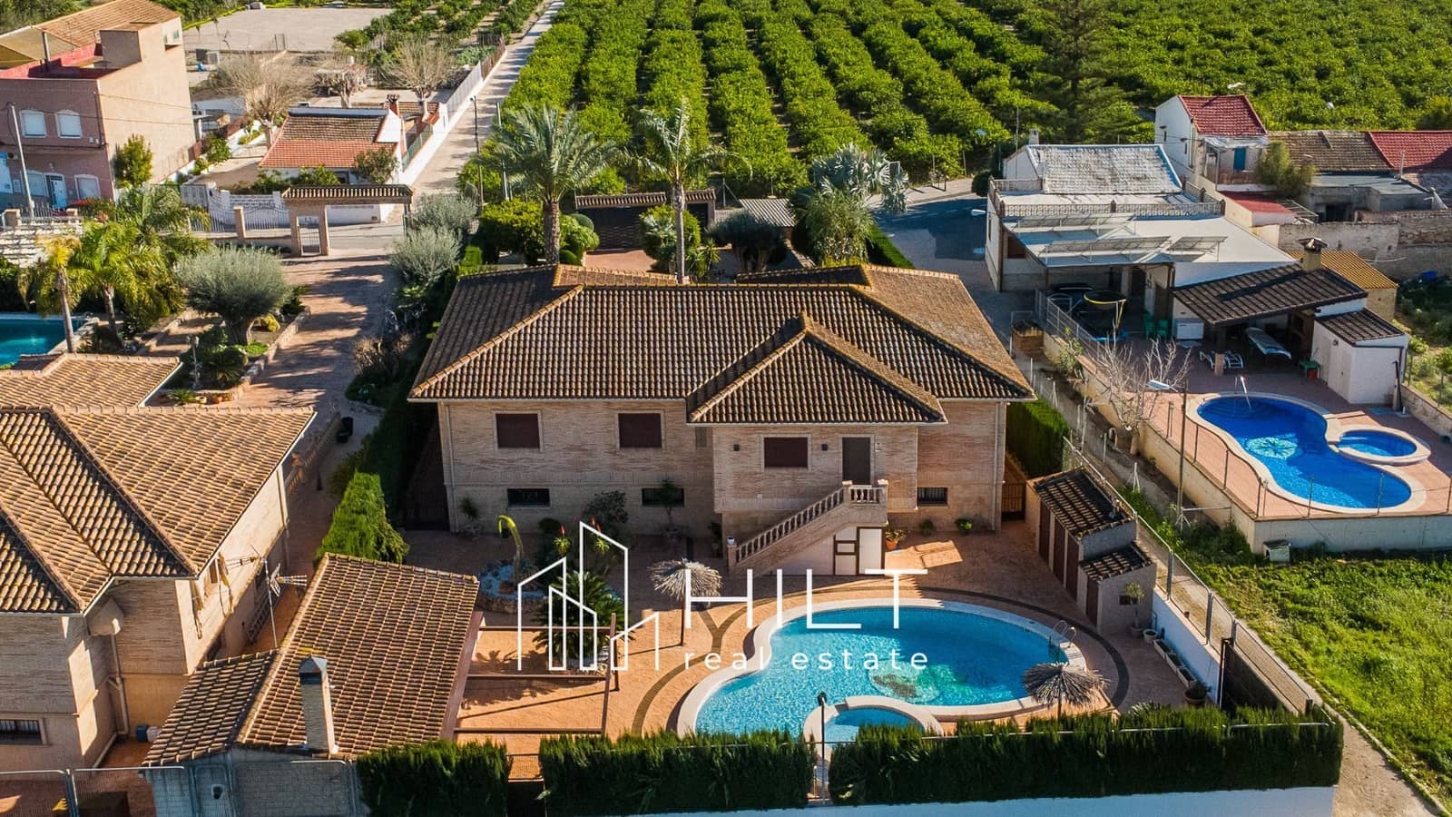 5 bedroom Villa for sale in Almoradi with pool garage - € 649,999 (Ref: 9618997)