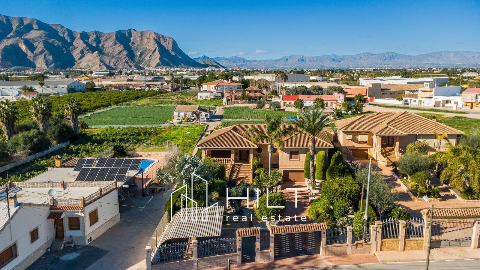 5 bedroom Villa for sale in Almoradi with pool garage - € 649,999 (Ref: 9618997)