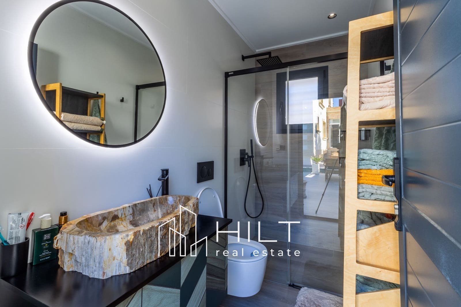 3 bedroom Villa for sale in Jacarilla with pool garage - € 1,199,999 (Ref: 9690075)