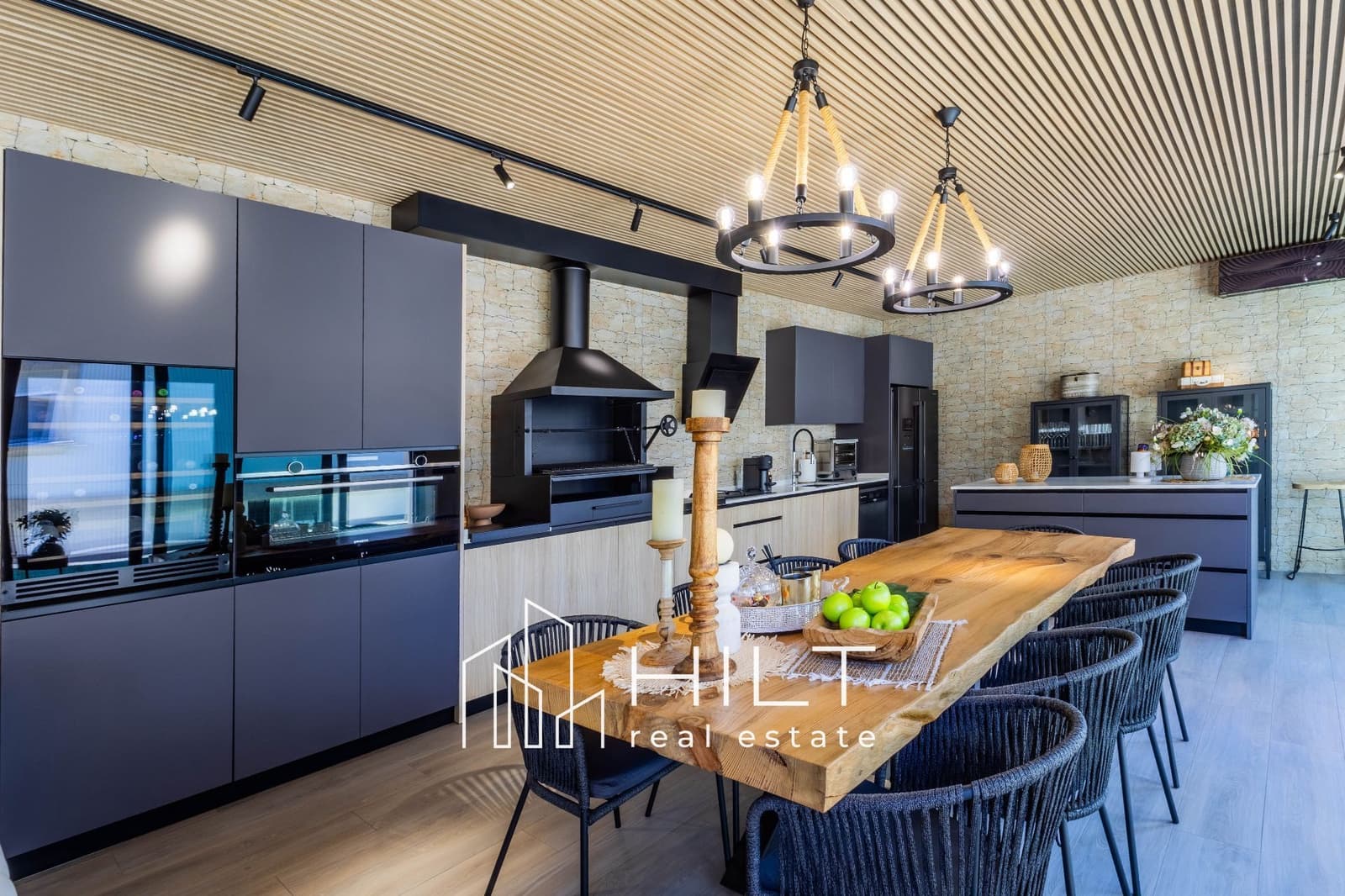 3 bedroom Villa for sale in Jacarilla with pool garage - € 1,199,999 (Ref: 9690075)