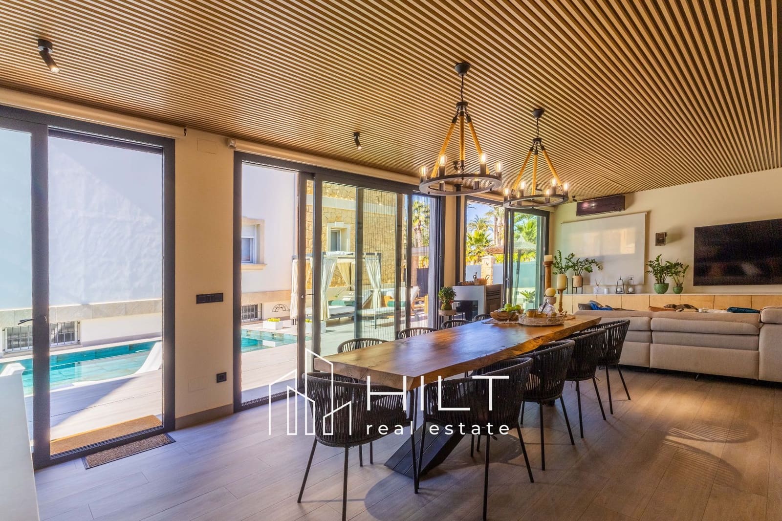 3 bedroom Villa for sale in Jacarilla with pool garage - € 1,199,999 (Ref: 9690075)