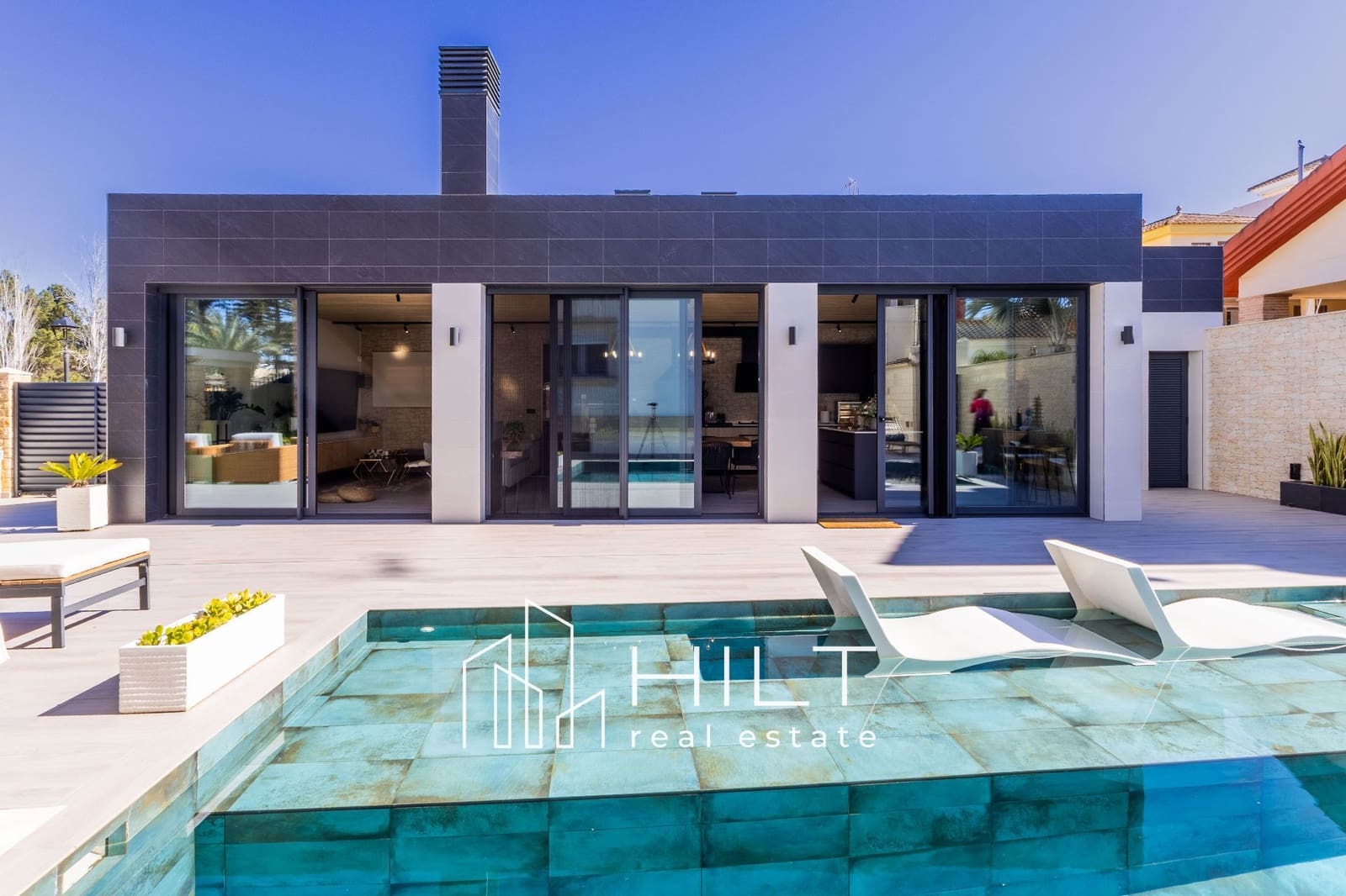 3 bedroom Villa for sale in Torremendo with pool garage - € 1,199,999 (Ref: 9690076)