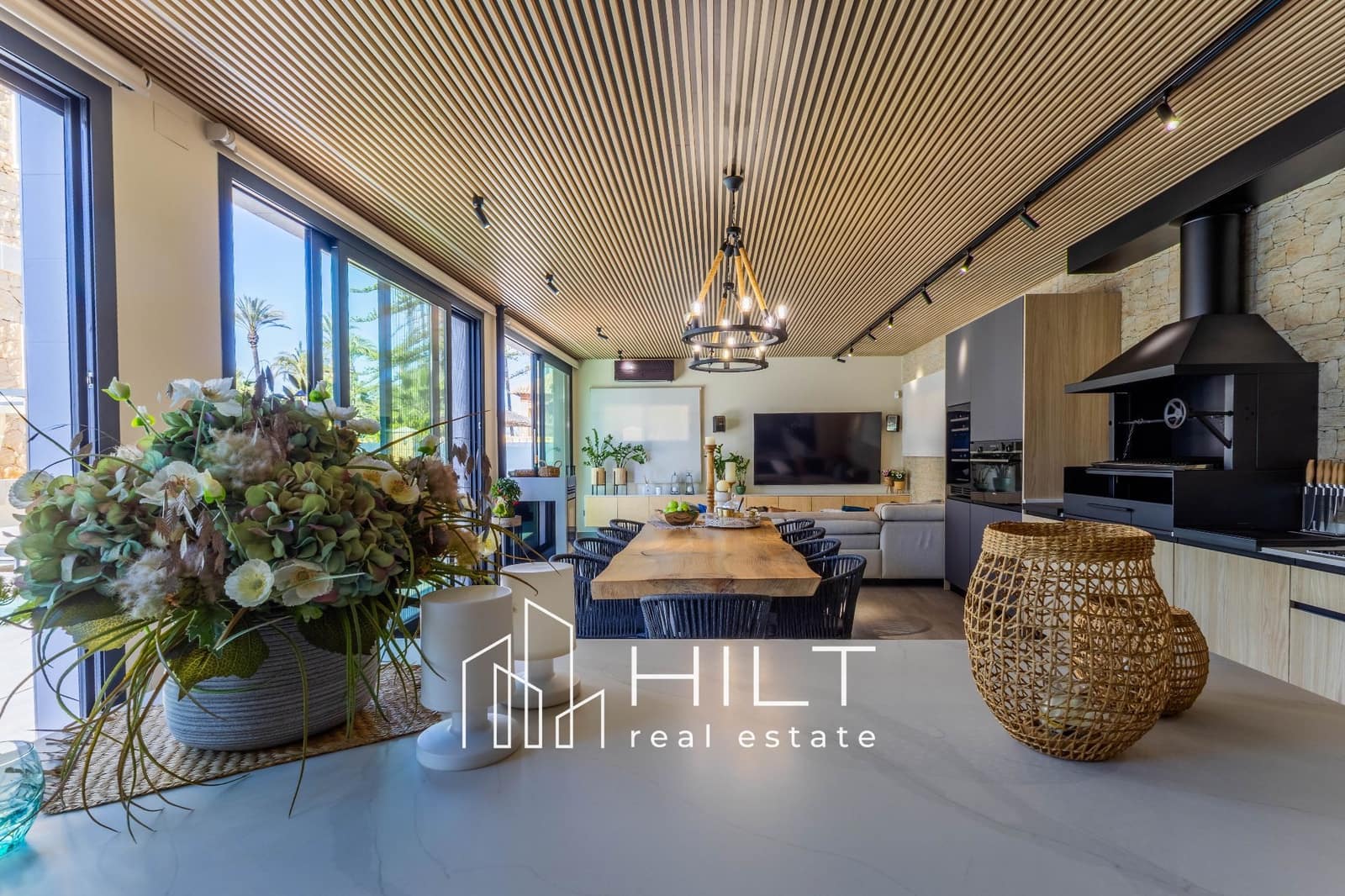 3 bedroom Villa for sale in Torremendo with pool garage - € 1,199,999 (Ref: 9690076)