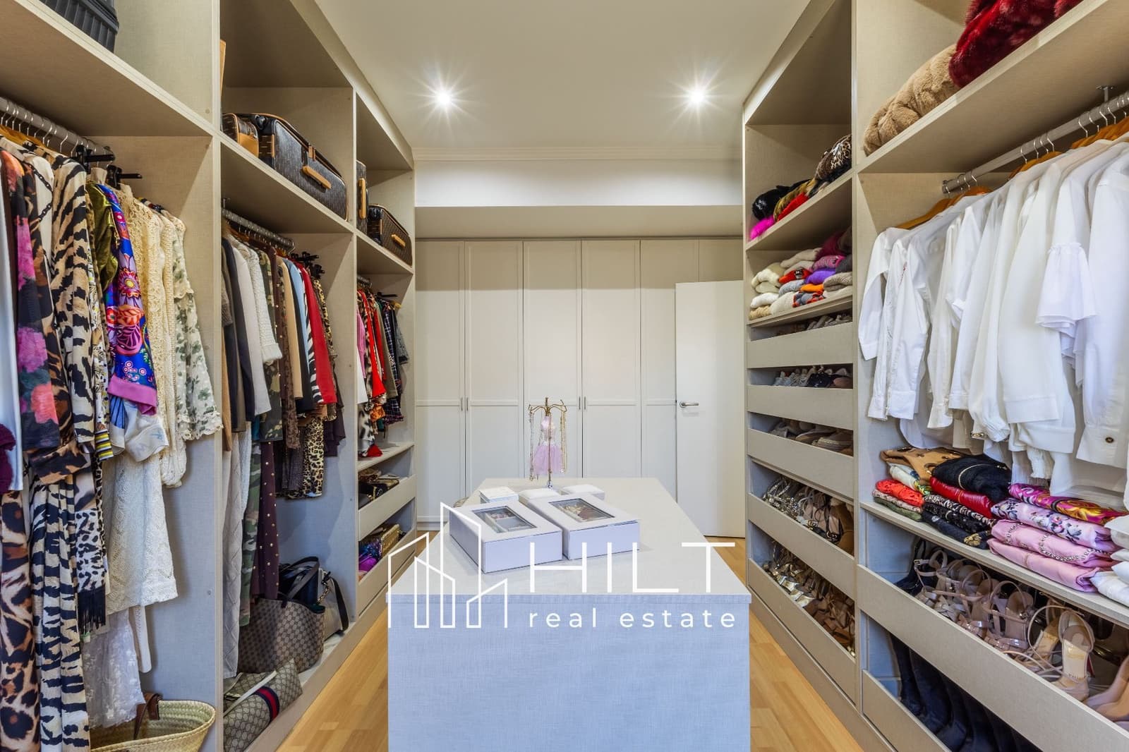 3 bedroom Villa for sale in Torremendo with pool garage - € 1,199,999 (Ref: 9690076)