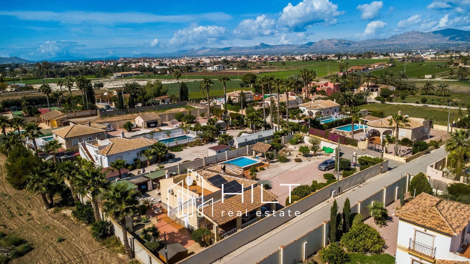 3 soveværelse Villa til salg i Catral med swimmingpool garage - € 364.999 (Ref: 9690077)