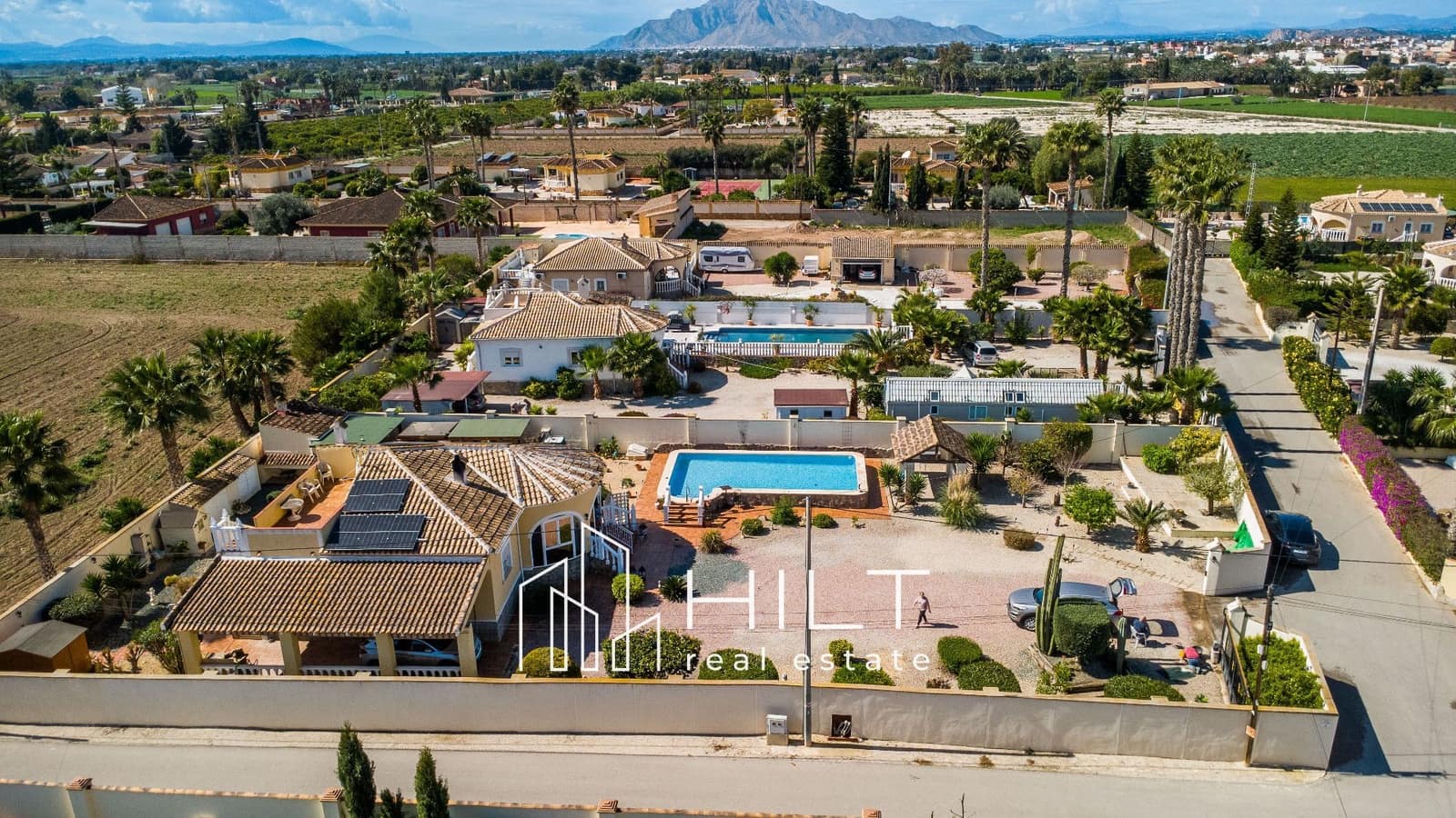 3 soveværelse Villa til salg i Catral med swimmingpool garage - € 364.999 (Ref: 9690077)