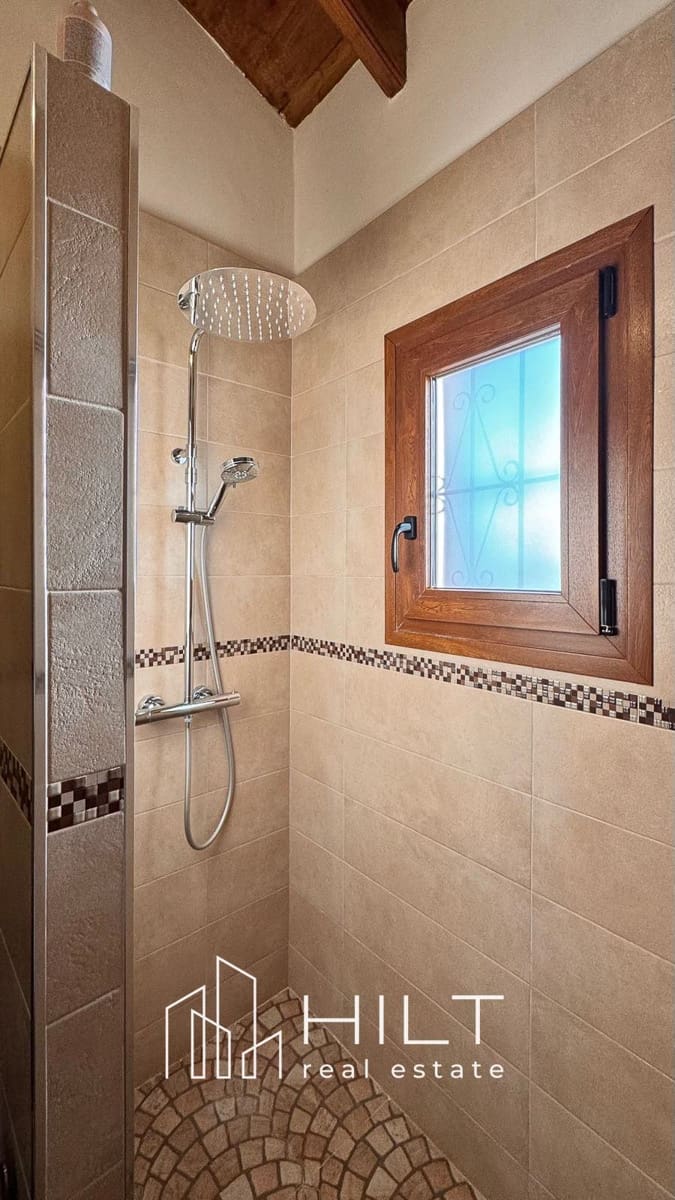 Chalet de 3 habitaciones en Pinoso en venta con piscina garaje - 449.900 € (Ref: 9698174)