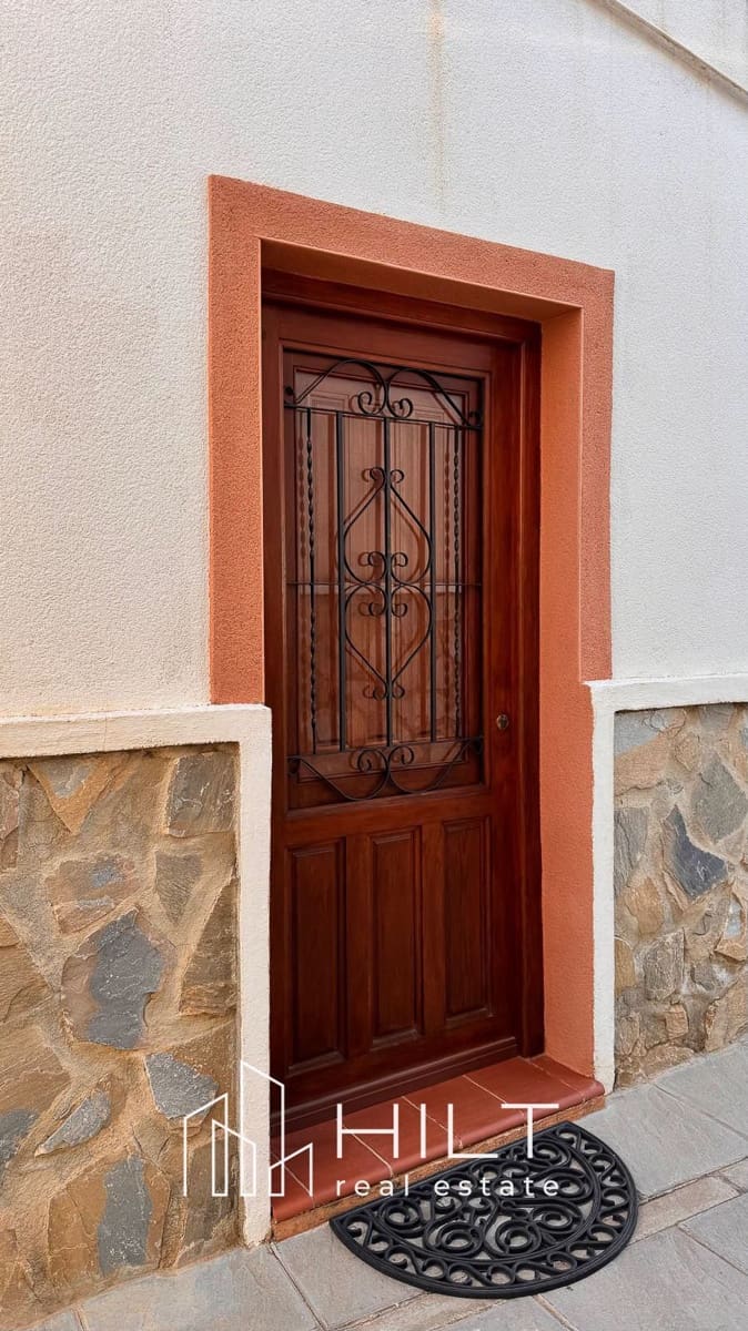 Chalet de 3 habitaciones en Pinoso en venta con piscina garaje - 449.900 € (Ref: 9698174)