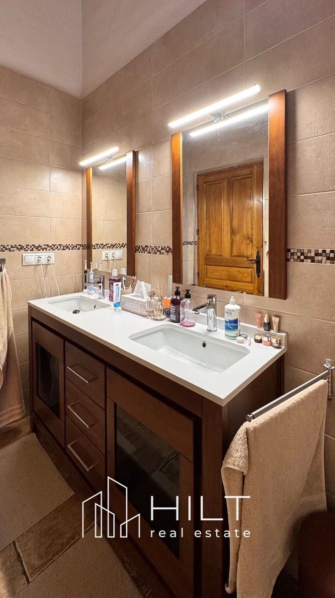 Chalet de 3 habitaciones en Pinoso en venta con piscina garaje - 449.900 € (Ref: 9698174)