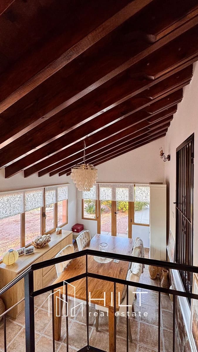 Chalet de 3 habitaciones en Pinoso en venta con piscina garaje - 449.900 € (Ref: 9698174)