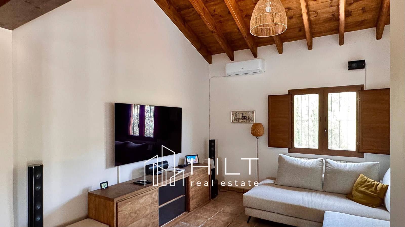 Chalet de 3 habitaciones en Pinoso en venta con piscina garaje - 449.900 € (Ref: 9698174)