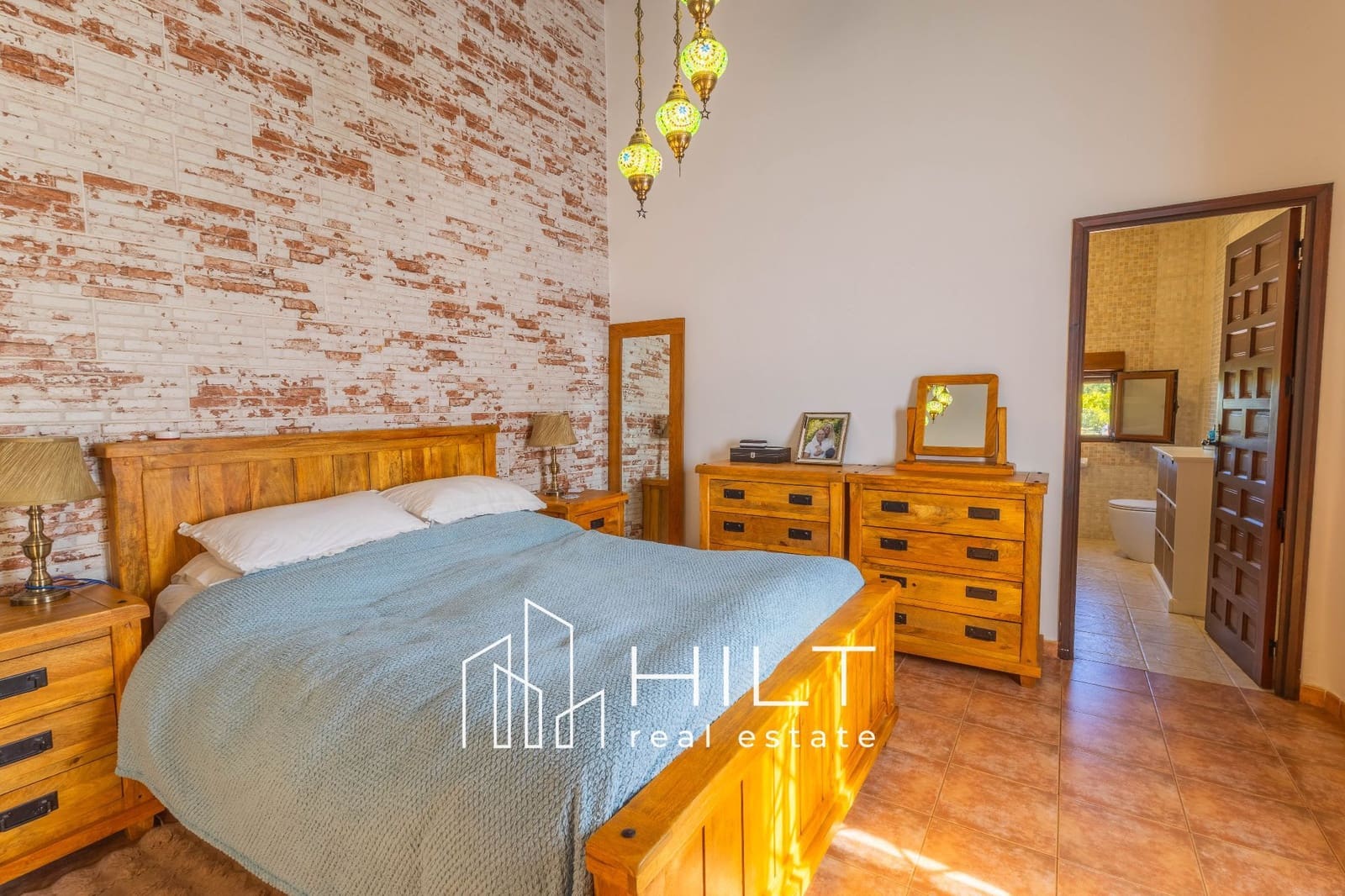 5 bedroom Villa for sale in Almoradi with pool garage - € 594,999 (Ref: 9735223)