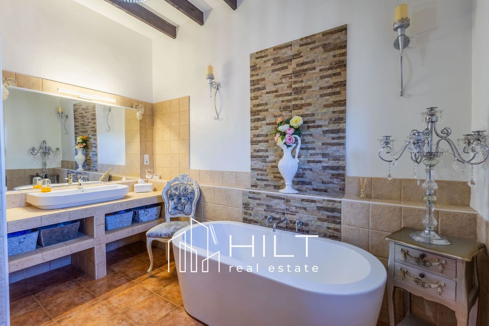 5 bedroom Villa for sale in Almoradi with pool garage - € 594,999 (Ref: 9735223)