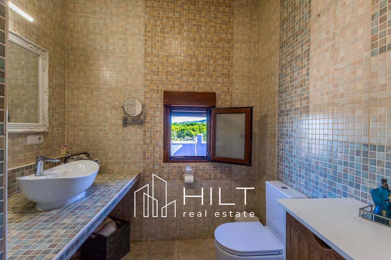 5 bedroom Villa for sale in Almoradi with pool garage - € 594,999 (Ref: 9735223)