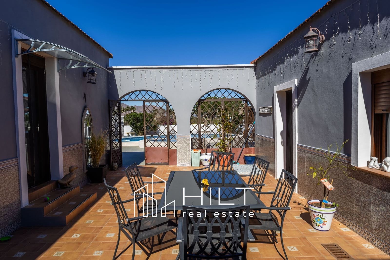 5 bedroom Villa for sale in Almoradi with pool garage - € 594,999 (Ref: 9735223)