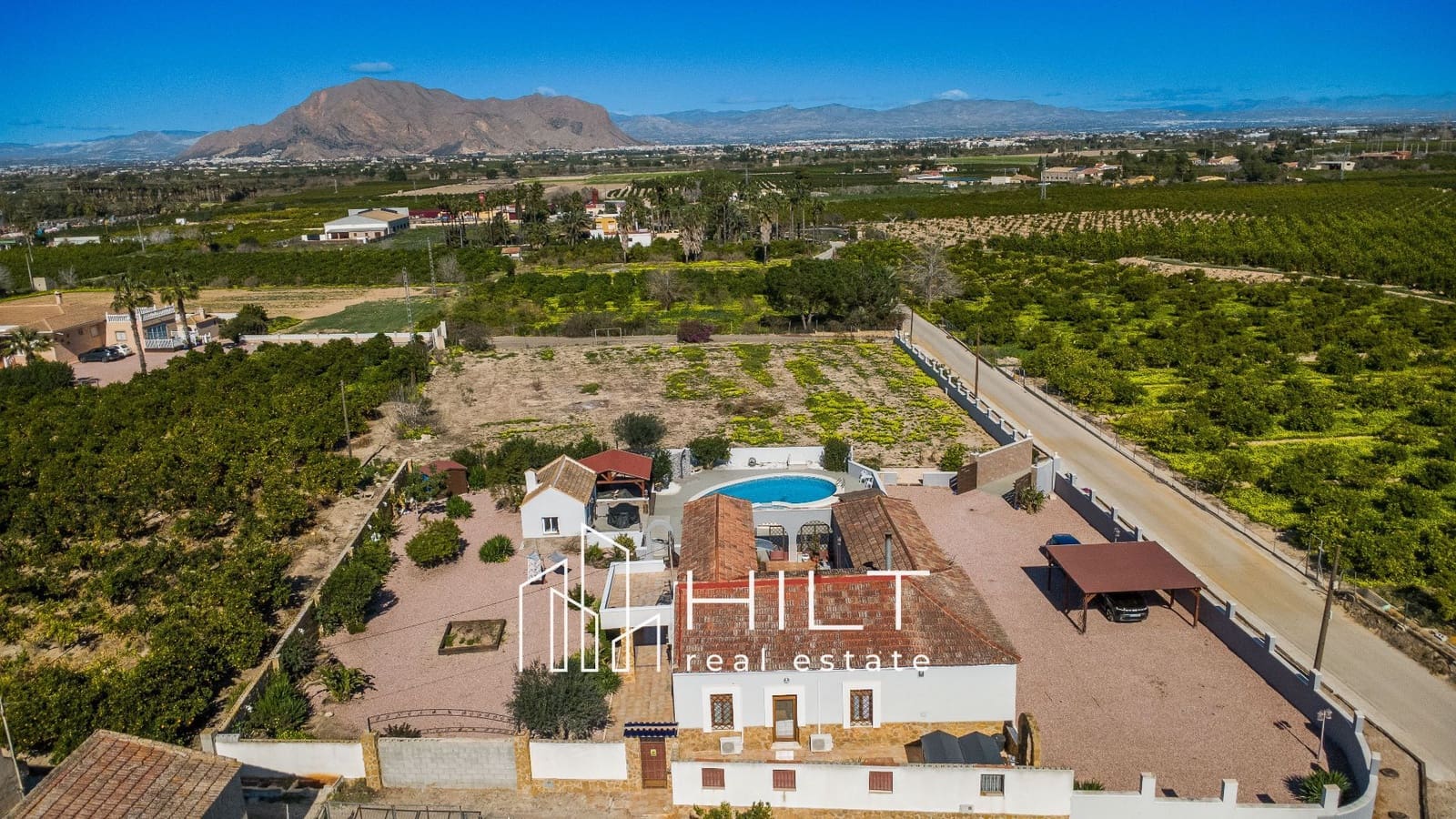 5 bedroom Villa for sale in Almoradi with pool garage - € 594,999 (Ref: 9735223)