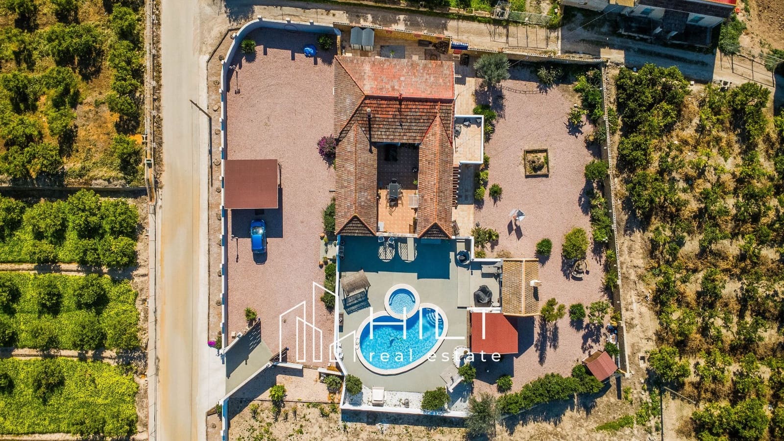 5 bedroom Villa for sale in Almoradi with pool garage - € 594,999 (Ref: 9735223)