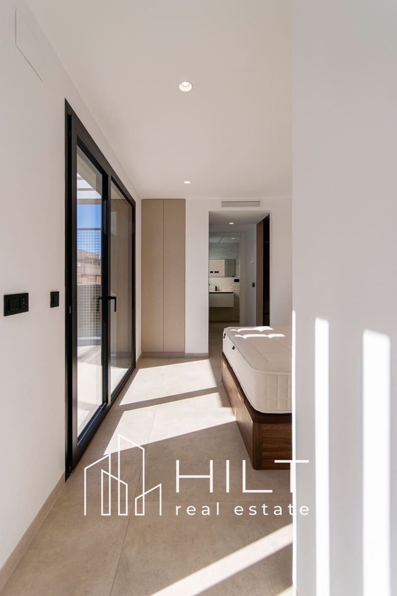 Ático de 3 habitaciones en Torrevieja en venta con garaje - 544.999 € (Ref: 9741514)