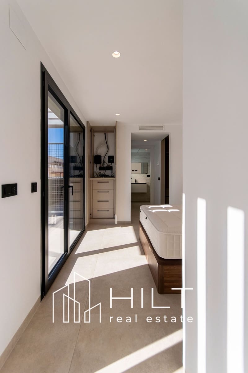 Ático de 3 habitaciones en Torrevieja en venta con garaje - 544.999 € (Ref: 9741514)