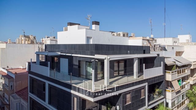 3 quarto Moradia para venda em Torrevieja com garagem - 544 999 € (Ref: 9741516)