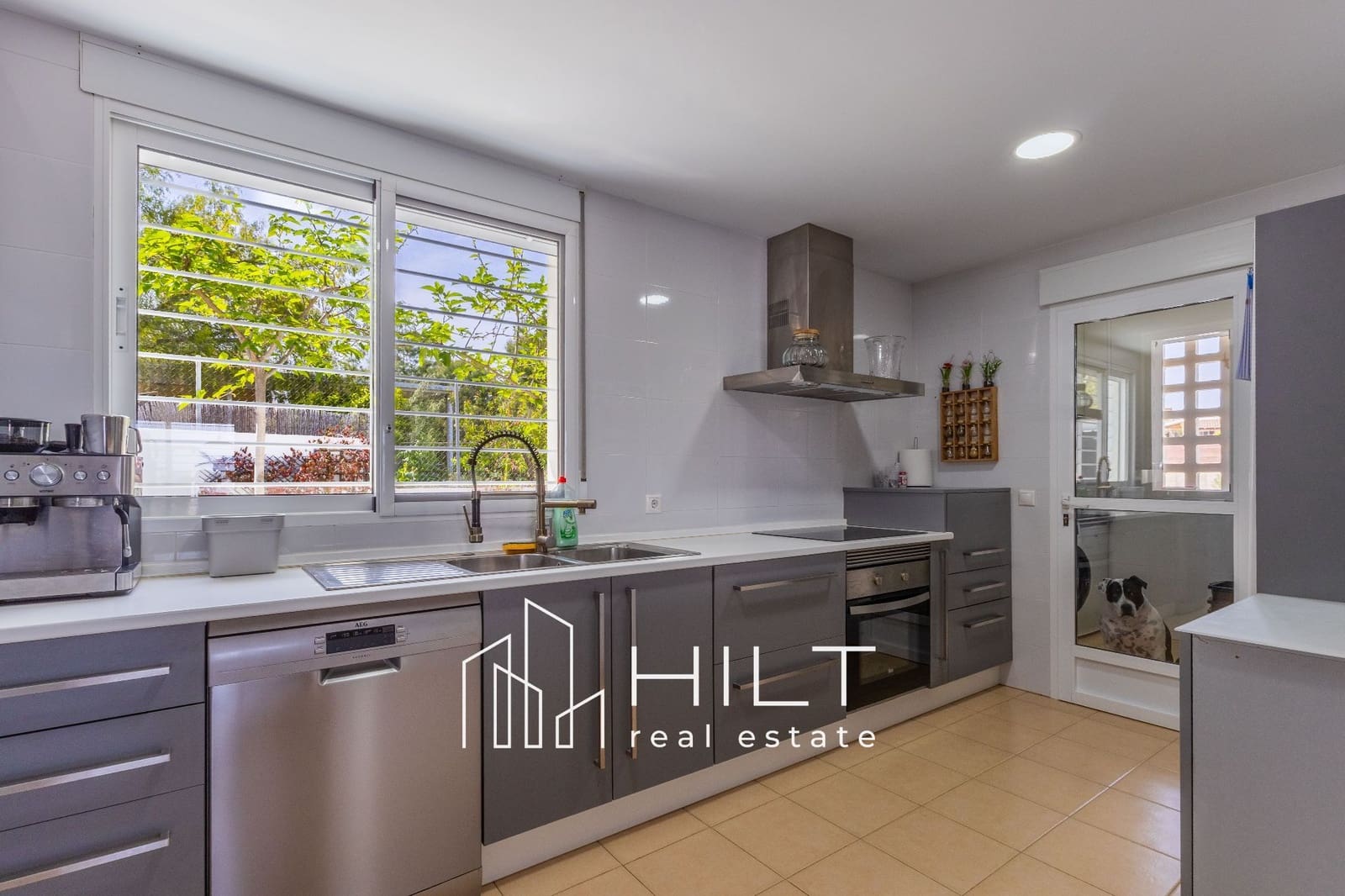 4 makuuhuone Huvila myytävänä paikassa Fortuna mukana uima-altaan 
autotalli - 354 999 € (Ref: 9763512)