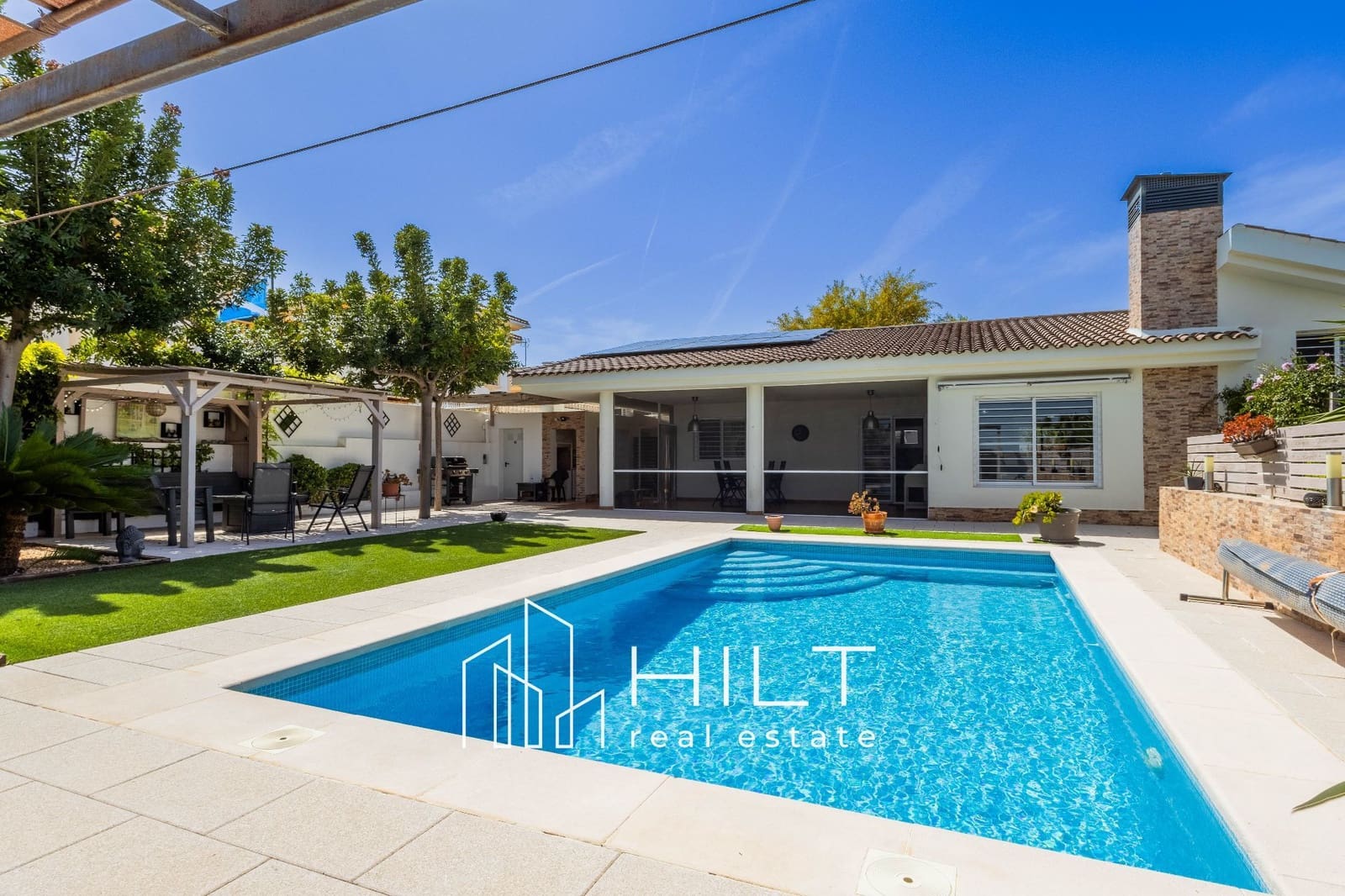 4 makuuhuone Huvila myytävänä paikassa Fortuna mukana uima-altaan 
autotalli - 354 999 € (Ref: 9763512)