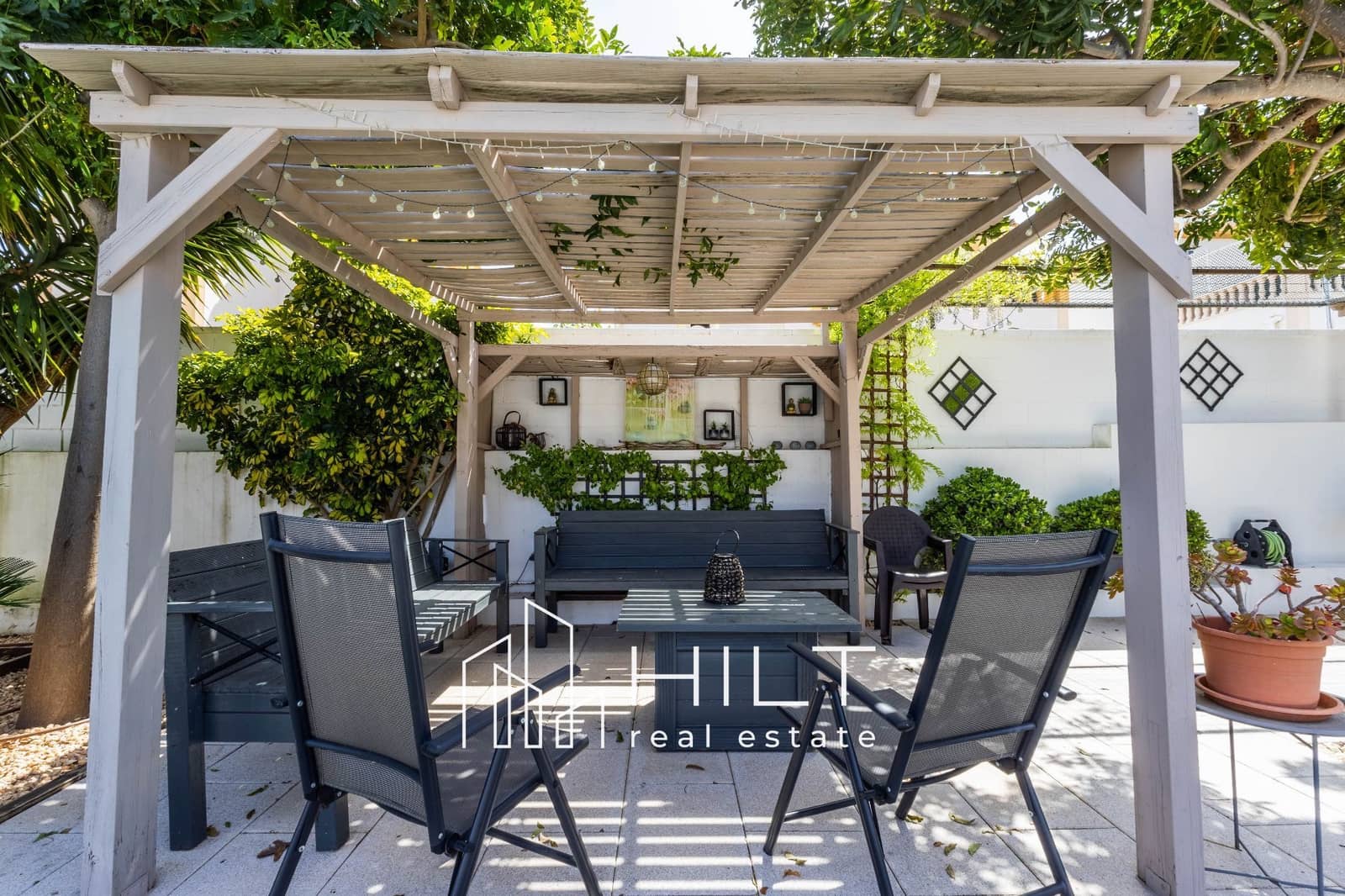 4 makuuhuone Huvila myytävänä paikassa Fortuna mukana uima-altaan 
autotalli - 354 999 € (Ref: 9763512)