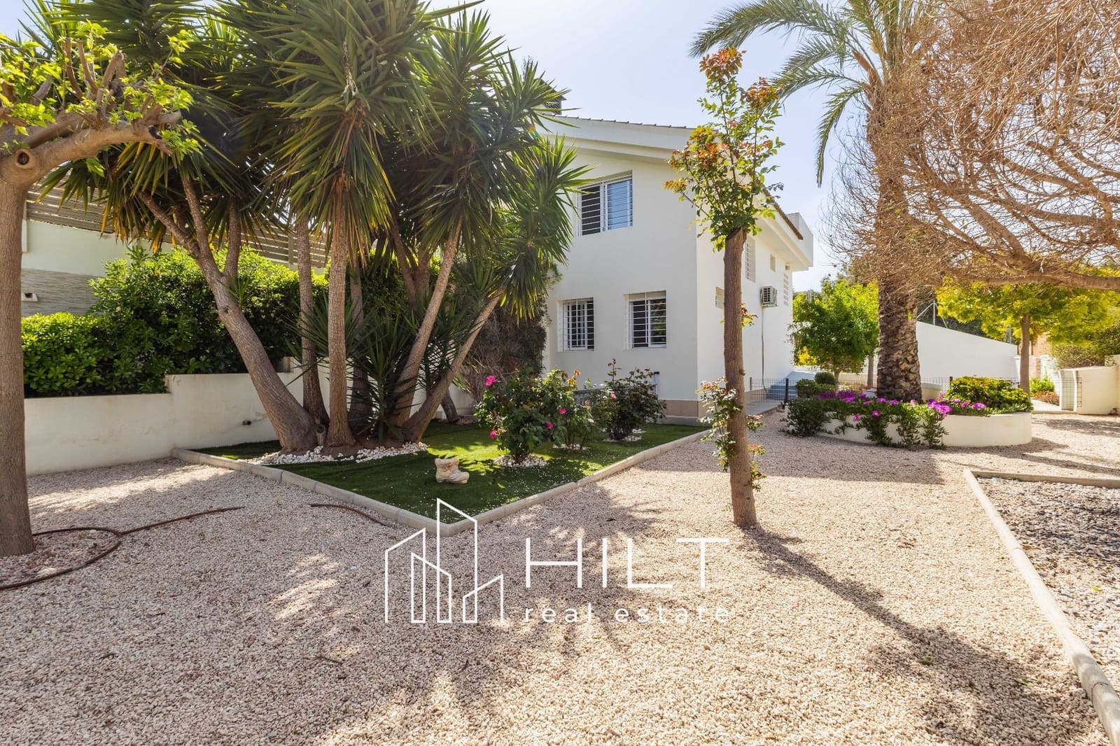 4 makuuhuone Huvila myytävänä paikassa Fortuna mukana uima-altaan 
autotalli - 354 999 € (Ref: 9763512)