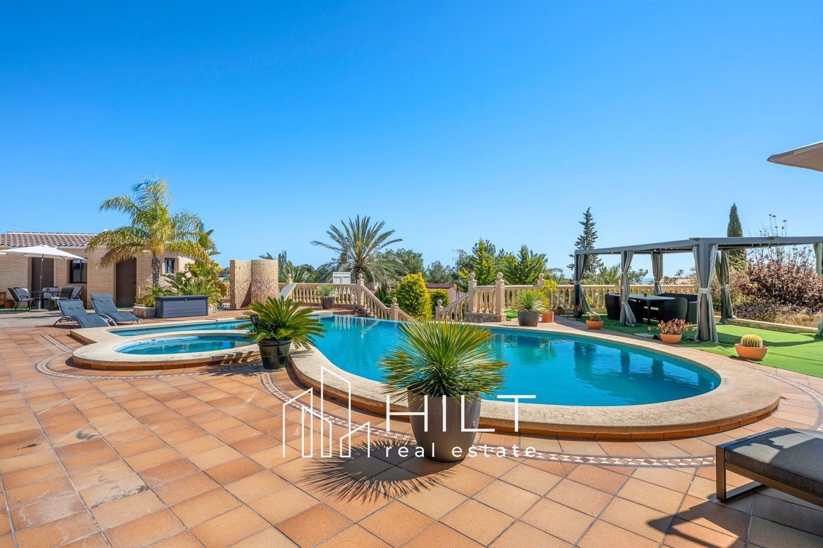 4 soverom Villa til salgs i Orihuela med svømmebasseng garasje - € 598 999 (Ref: 9780145)