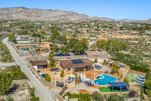 5 slaapkamer Villa te koop in Elche / Elx met zwembad garage - € 598.999 (Ref: 9813015)